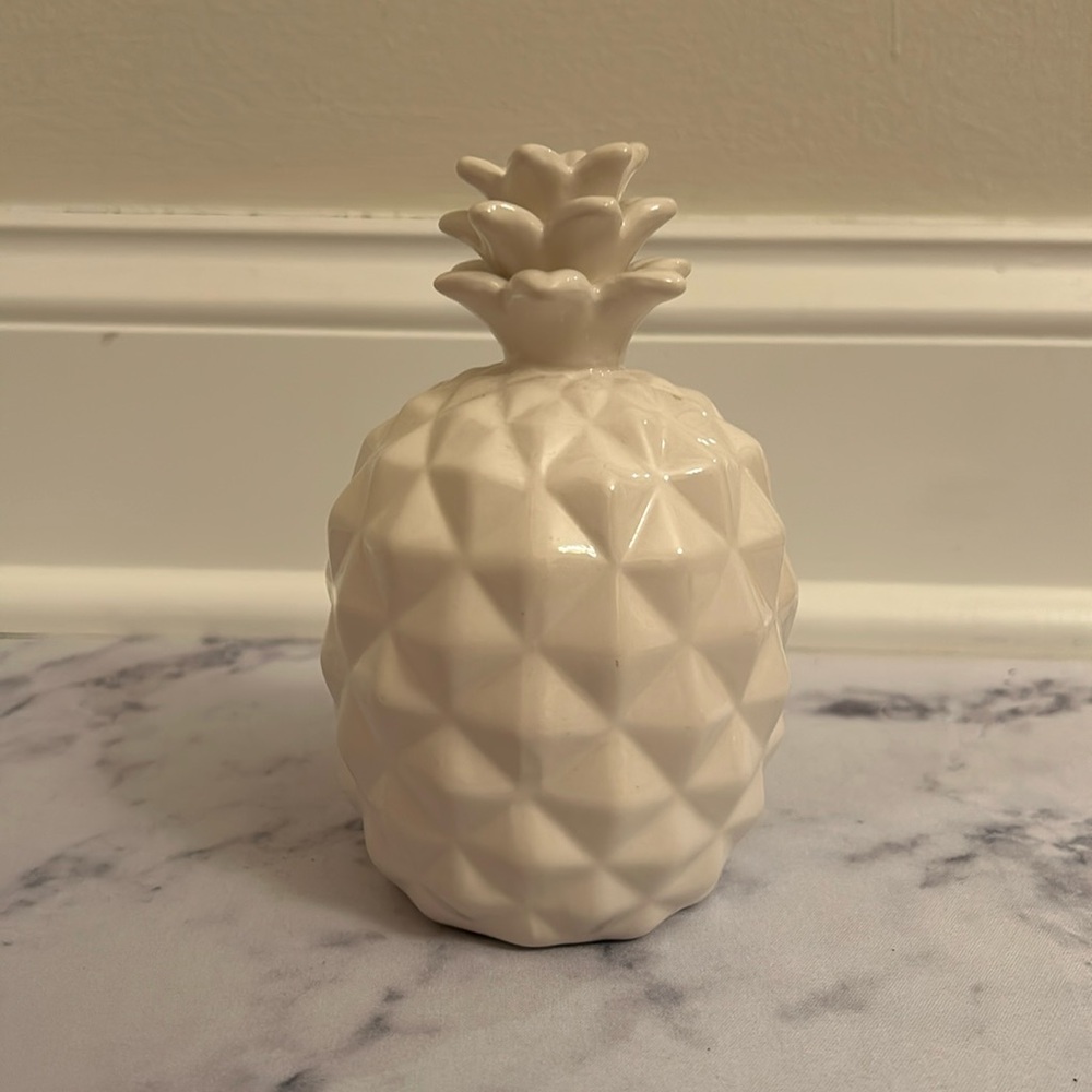 Small White Pineapple Ceramic Decor